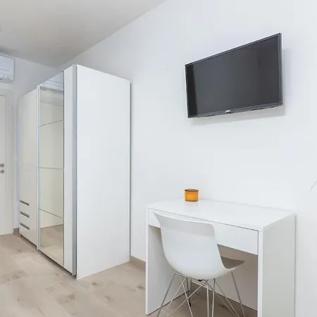 Oliveti Guest house *