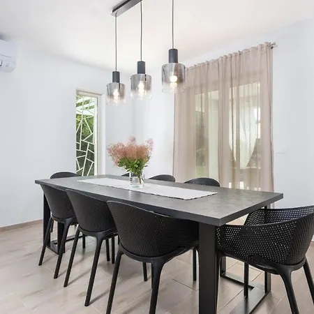 Oliveti Guest house