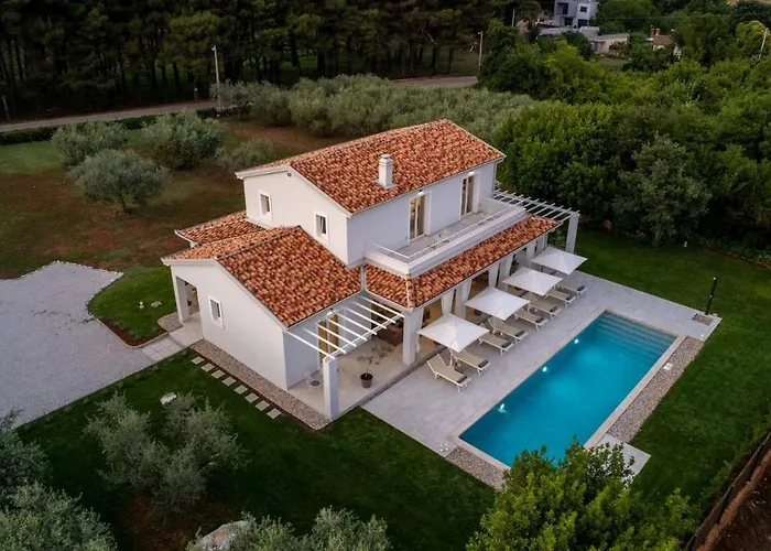 Oliveti By 4*